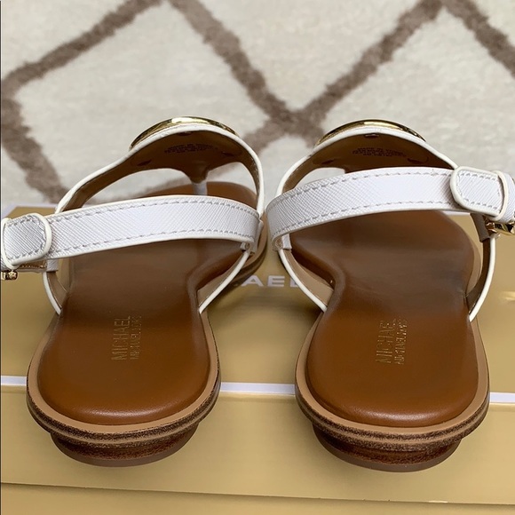 MICHAEL KORS AUBREY CHARM THONG SAFFIANO PVC - Picture 6 of 16